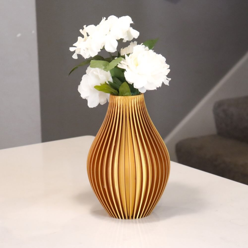 Modern Accent Vase for Flower Displays - Eres Vase - Image 10