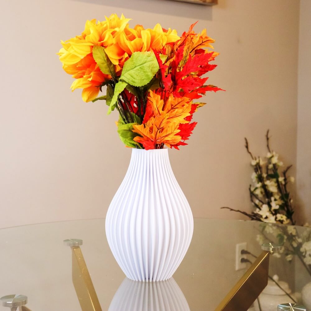 Modern Accent Vase for Flower Displays - Eres Vase - Image 8